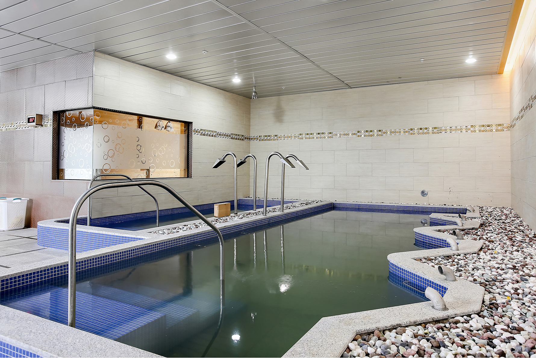 spa world houston bath room